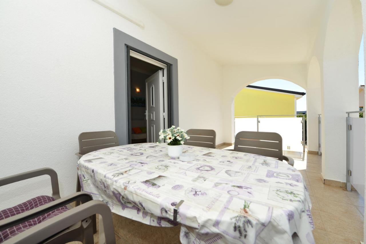 Apartment Lavender Vir Exterior photo