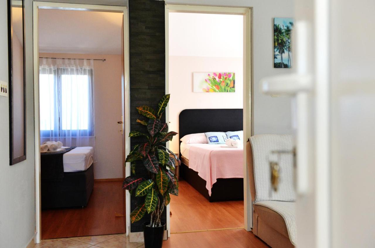 Apartment Lavender Vir Exterior photo