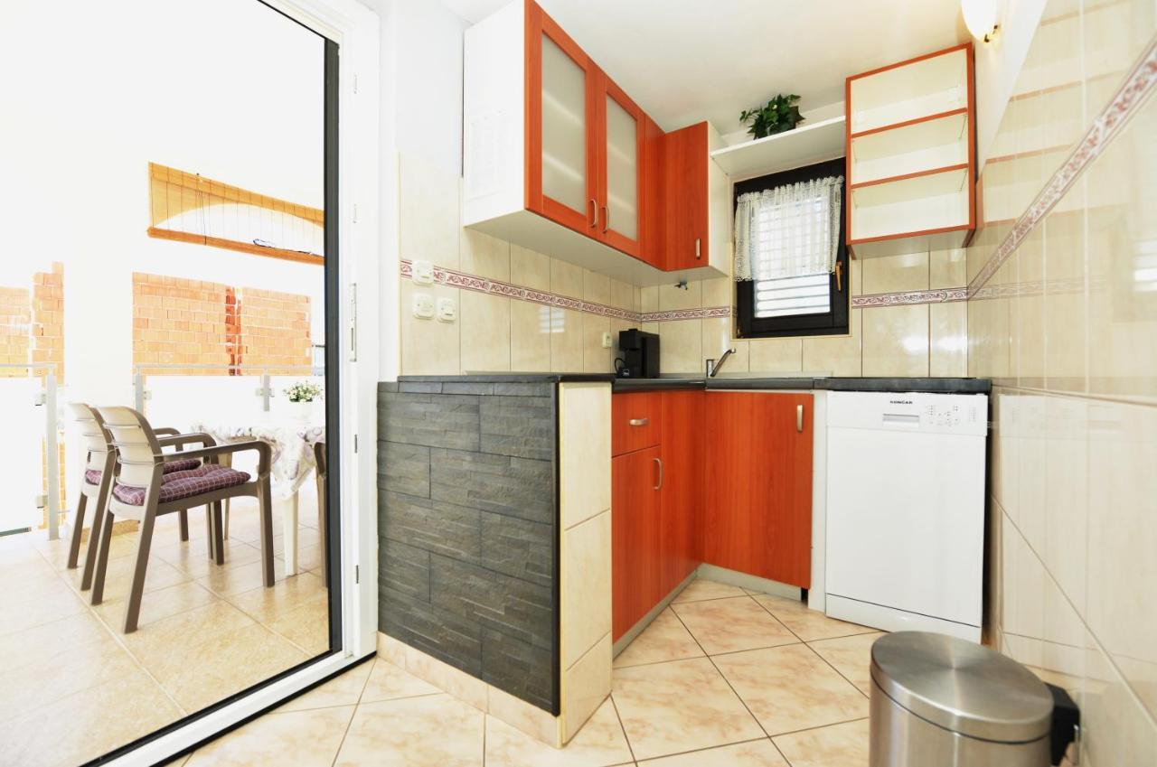 Apartment Lavender Vir Exterior photo